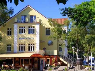 Vineta Strandhotels mit seinem Chalet Vineta.jpg
